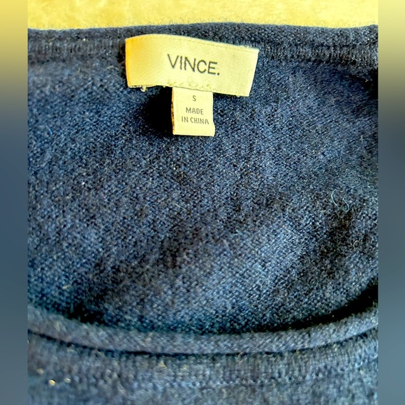 Vince Cashmere Wool Blend Shirttail Sweater in Marine Blue. Women’s Small - Picture 4 of 5
